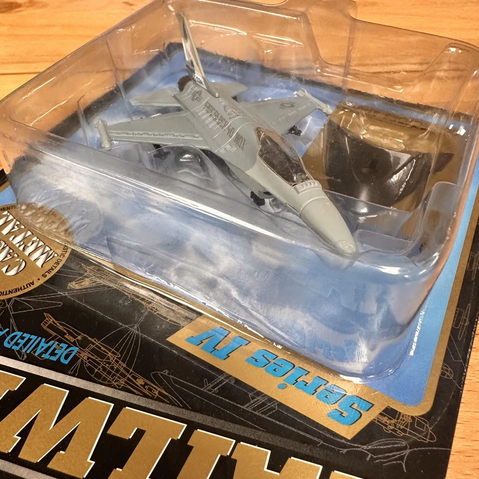 Avión fundido a presión Maisto Tailwinds F-16C Night Falcon serie IV de colección nuevo #15061 Foto 4 de 4