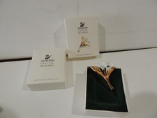 SWARVOSKI CRYSTAL MEMORIES FLOWER /LILY PIN W/ BOX