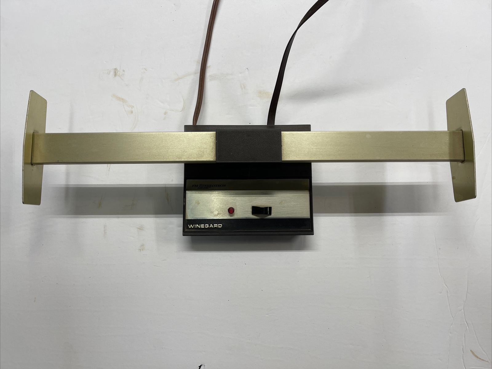 Winegard FM4400 Stereotron Amplified FM Antenna Radio Signal Booster