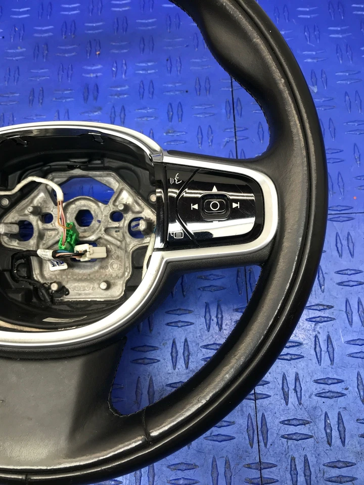 Volvo S90 2017-2021 volante térmico carbón 31407817 OEM Foto 4 de 4