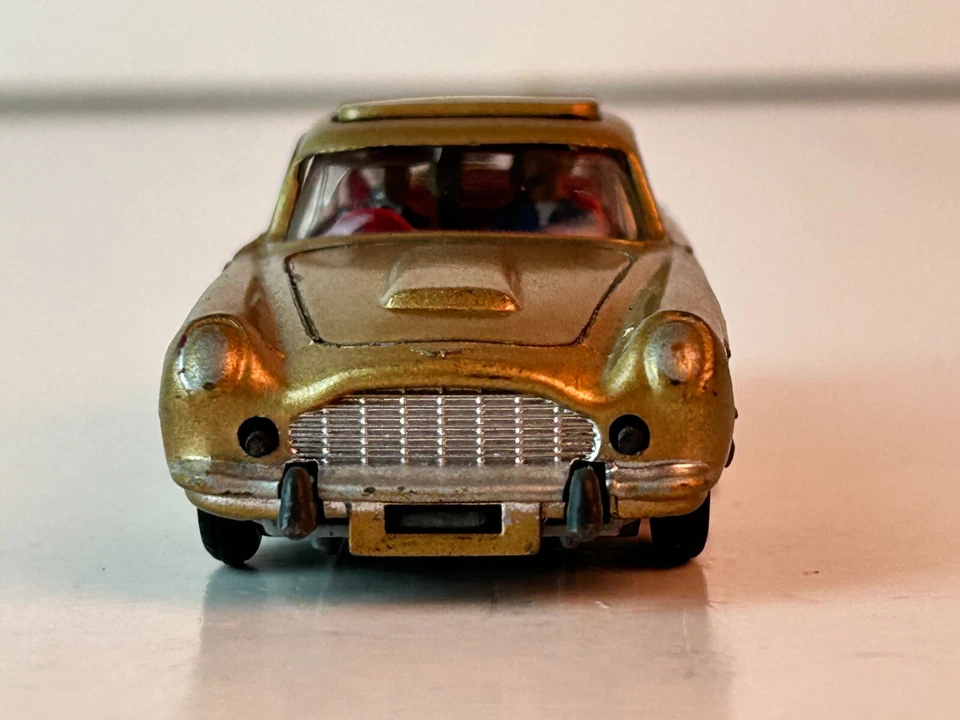 Corgi Nº 261, James Bond 007 Aston Martin, bonito original Foto 4 de 4