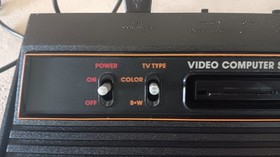 ATARI CX-2600 ( 2 Joysticks, Plug In)