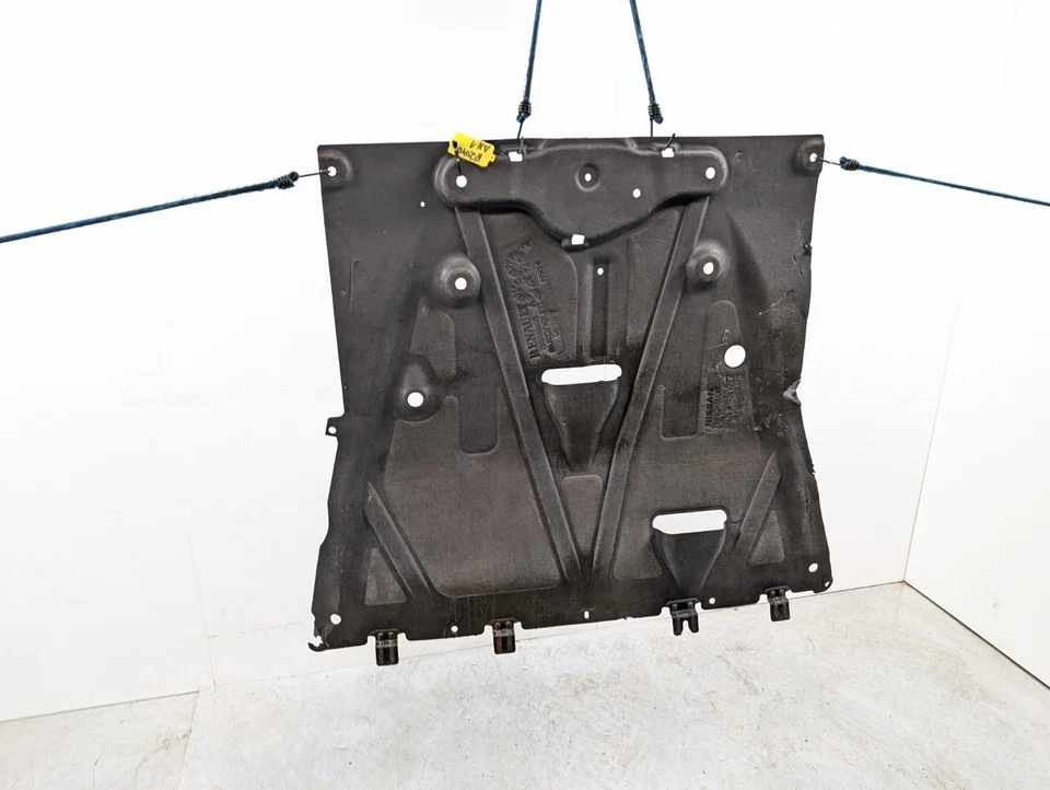 NISSAN JUKE F16 ER MOTOR BAJO BANDEJA CUBIERTA PROTECTOR CONTRA SALPICADURAS 768905940R 2024 Foto 3 de 4