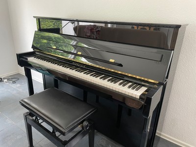 Bechstein 116 Academy,  schwarz poliert, wenig bespielt