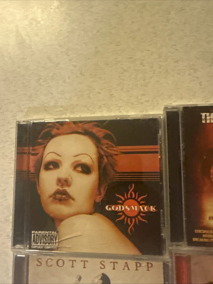 LOT OF 5 METAL HARD ROCK CDs Cd System Creed Godsmack Uriah Heep Discs VG Foto 3 de 4