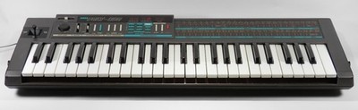 Korg Poly-800 Vintage Analog Paraphonic Synthesizer & Keytar - EXCELLENT