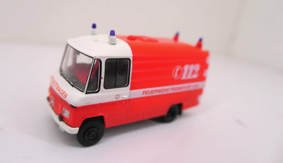 Brekina 1:87 - MB L 508 RTW Notarztwagen ''Feuerwehr Frankfurt A. M.'' - 36934