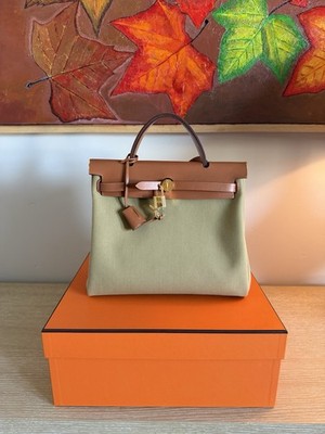 Hermes Herbag Zip Retourne 31 Shoulder Bag AO Poussiere/ Fauv