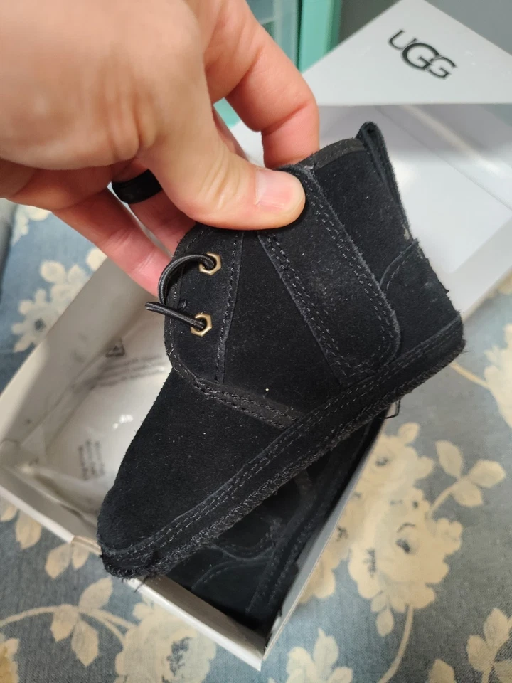 Botas UGG para bebé talla 4/5 Foto 3 de 4