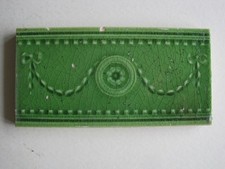 ANTIQUE 6" x 3" MAJOLICA BORDER TILE LEA & BOULTON C1896-1902 - ROUNDEL & SWAGS