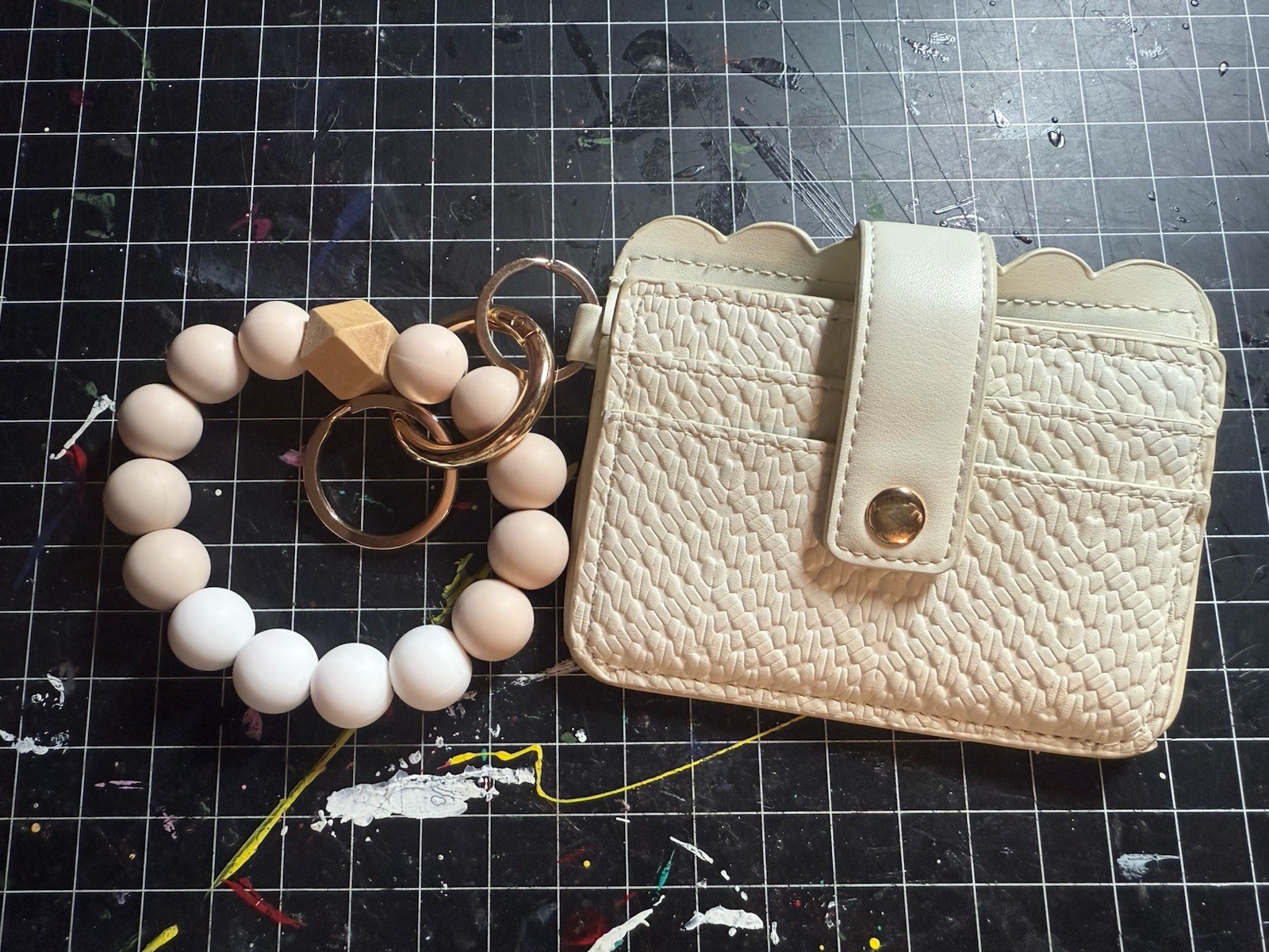 Scallop Wallet Keychain Wristlet with Detachable Key Ring-image