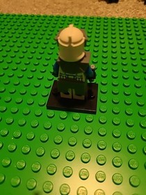 Lego Sets 7869 And 7669 Complete Sets With Mint Condition Minifigures.