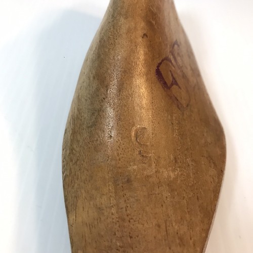 Vtg / Antique Wood Shoe Form Child Size EE Metal Heel Pointed Toe Cobbler - Picture 6 of 11