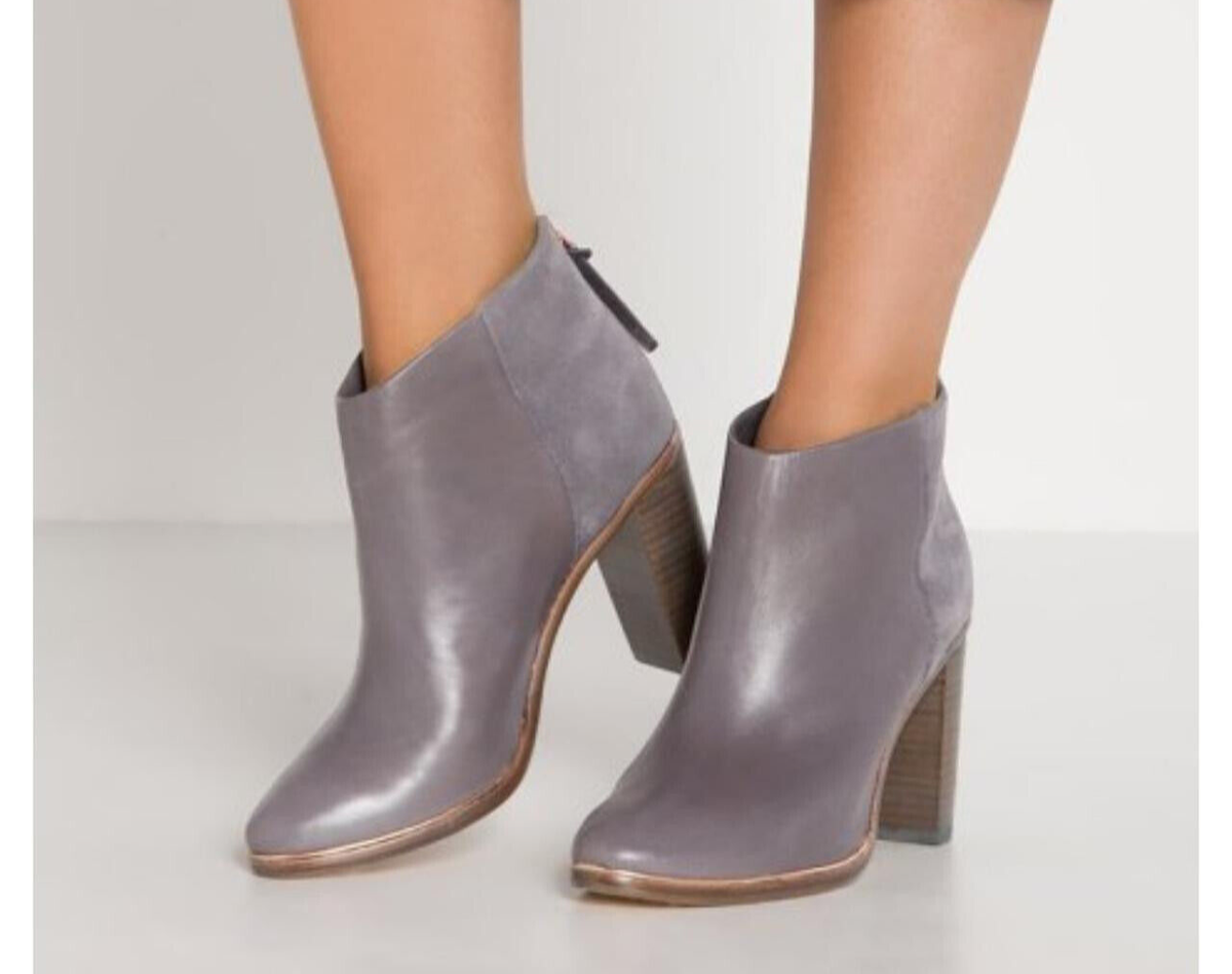 Ted Baker Lorca Leather Block-Heel Ankle Booties Sz *16
