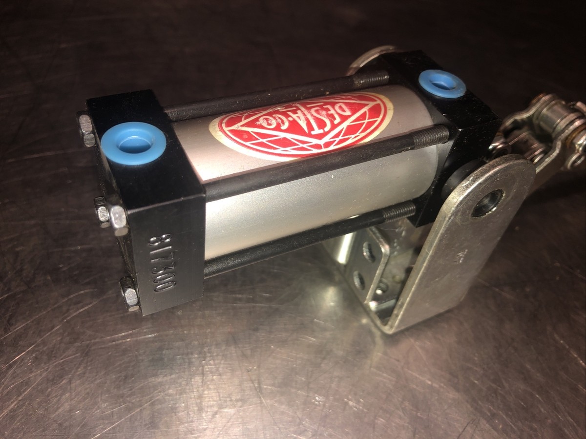 De-Sta-Co 802-U Pneumatic Hold Down Clamp | DE-STA-CO 817-S Pneumatic Hold Down Clamp by De-Sta-Co | ガーデンシュレッダー・ウッドチッパー
