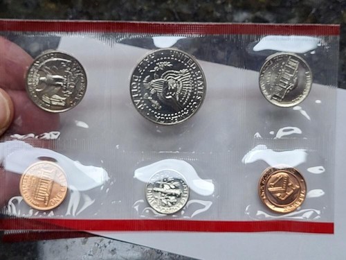 Full Set of 1996 UNCIRCULATED coins From Denver Never touched in 28 years - Picture 2 of 4