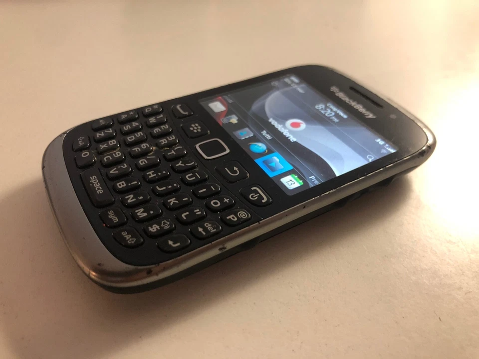 Telefono Cellulare BlackBerry Curve 9320 QWERTY Marcato Vodafone - Funzionante - Immagine 2 di 4