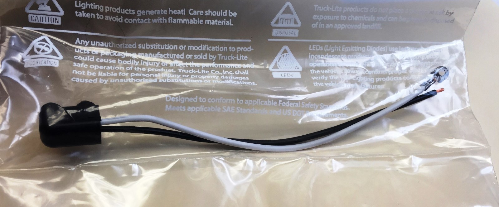 10 NAPA Trucklite 6.5" pigtail plug assembly connectors. P/N 94902 NOS