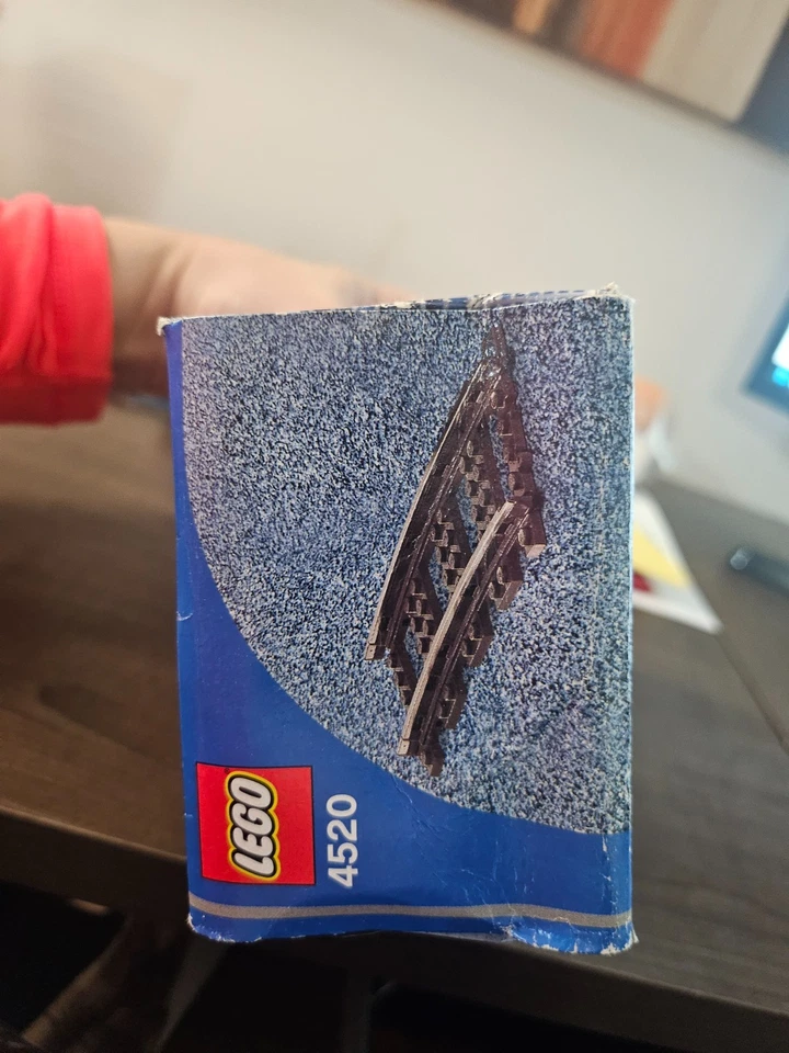 Lego 4520 World City 9V Electric Curved Train Tracks - Image 2 of 4