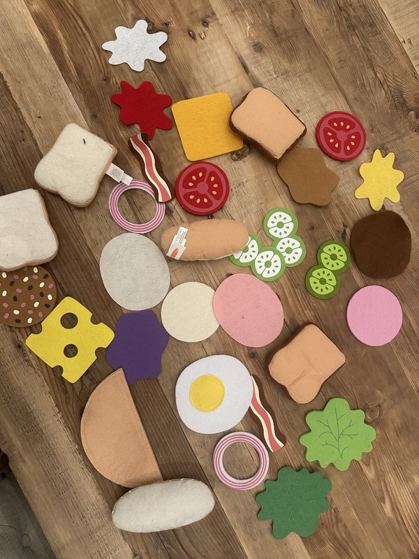 Melissa & Doug Felt Food Sandwich Play Food Set (31) Pcs