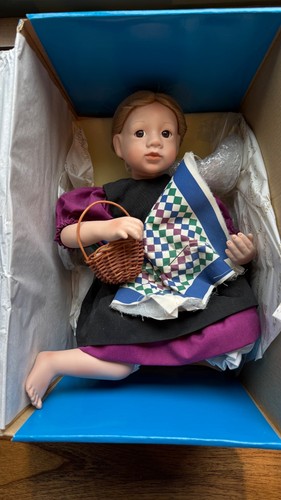  Amish Blessings Porcelain Doll Ruth Ashton Drake Edwin Knowles