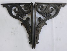 2 anciens corbeilles supports muraux étagère fonte 8 3/4” de haut X 6 1/4” de profondeur EN L’ÉTAT
