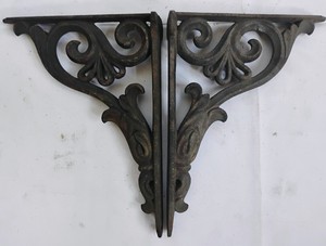 2 Vintage Shelf Wall Cast Iron Brackets Corbels 8 3/4” high X 6 1/4” deep AS IS