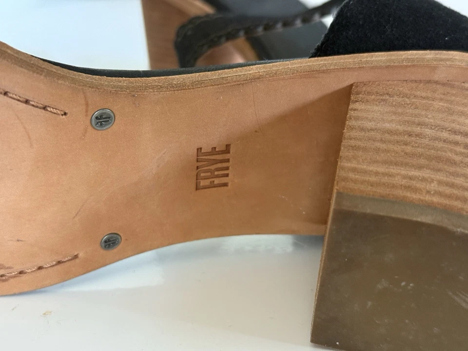 Frye Women’s Black Brielle Scallop Back Zip - Image 4 of 4