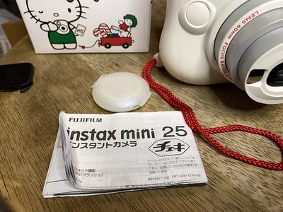 Hello Kitty Cheki FUJI FILM INSTAX MINI 25 Camera White Instant