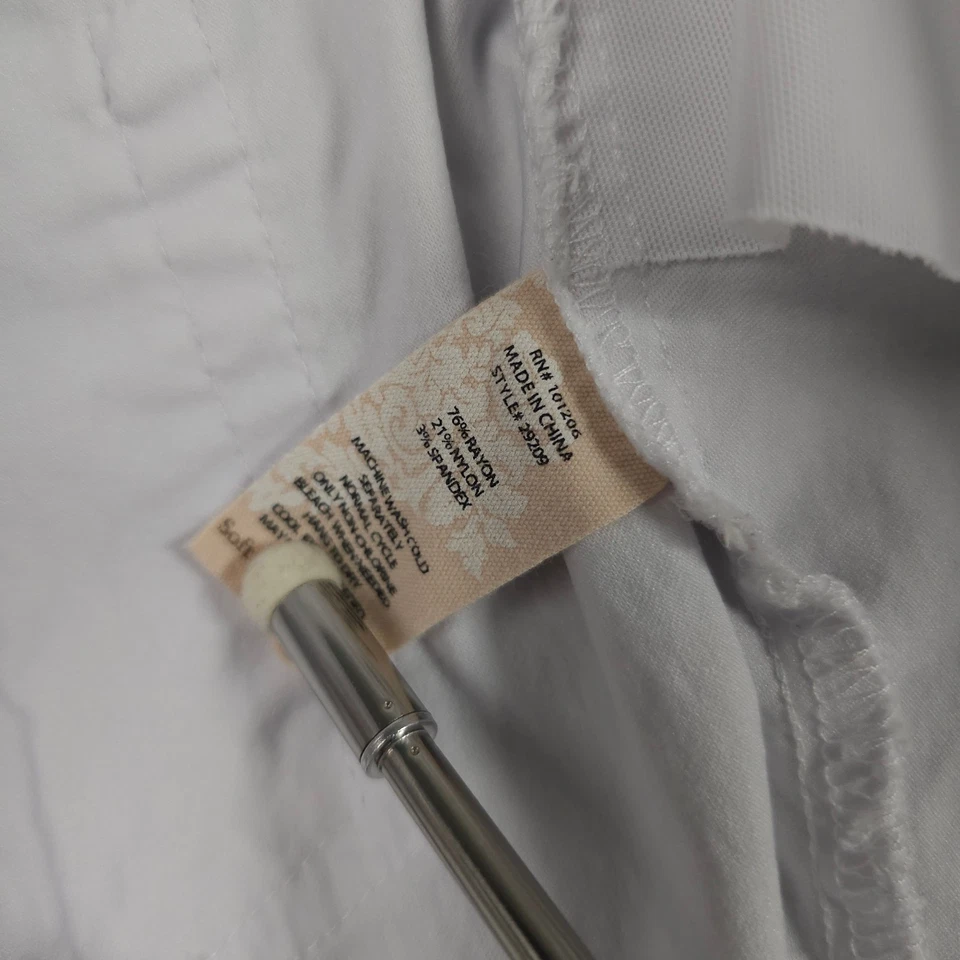 Soft Surroundings Shorts Womens Large White Denim Pull On Cuffed Tummy Panel 6" - Image 4 of 4