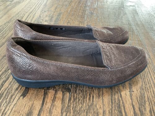 Clarks 26102175 Brown Leather Slip On Lizard Print Loafers Women's US Size 8 M
