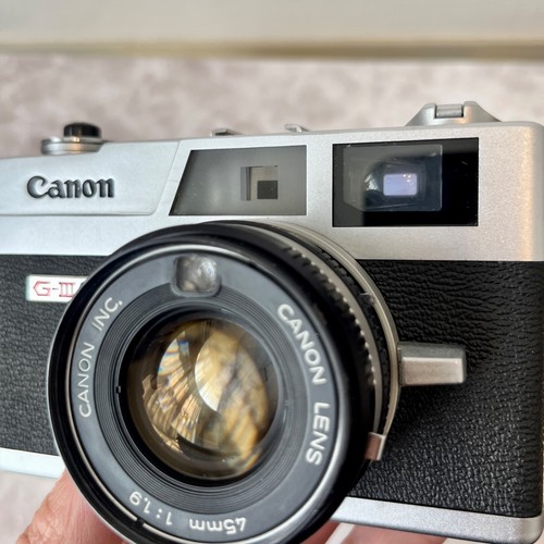 Canon Canonet QL19 GⅢ Silver 35mm Film Camera w/ 45mm F1.9 Lens (Some issues) - Picture 15 of 24