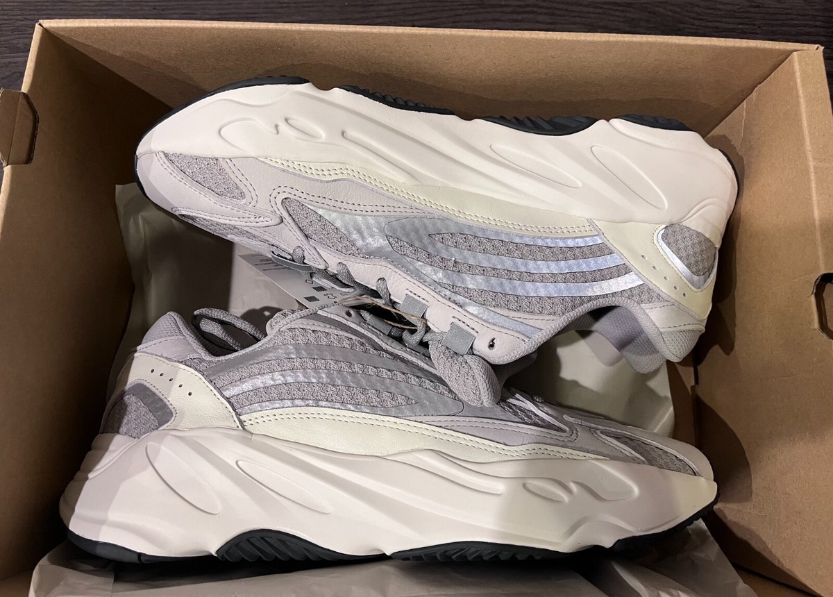yeezy 700 static size 12
