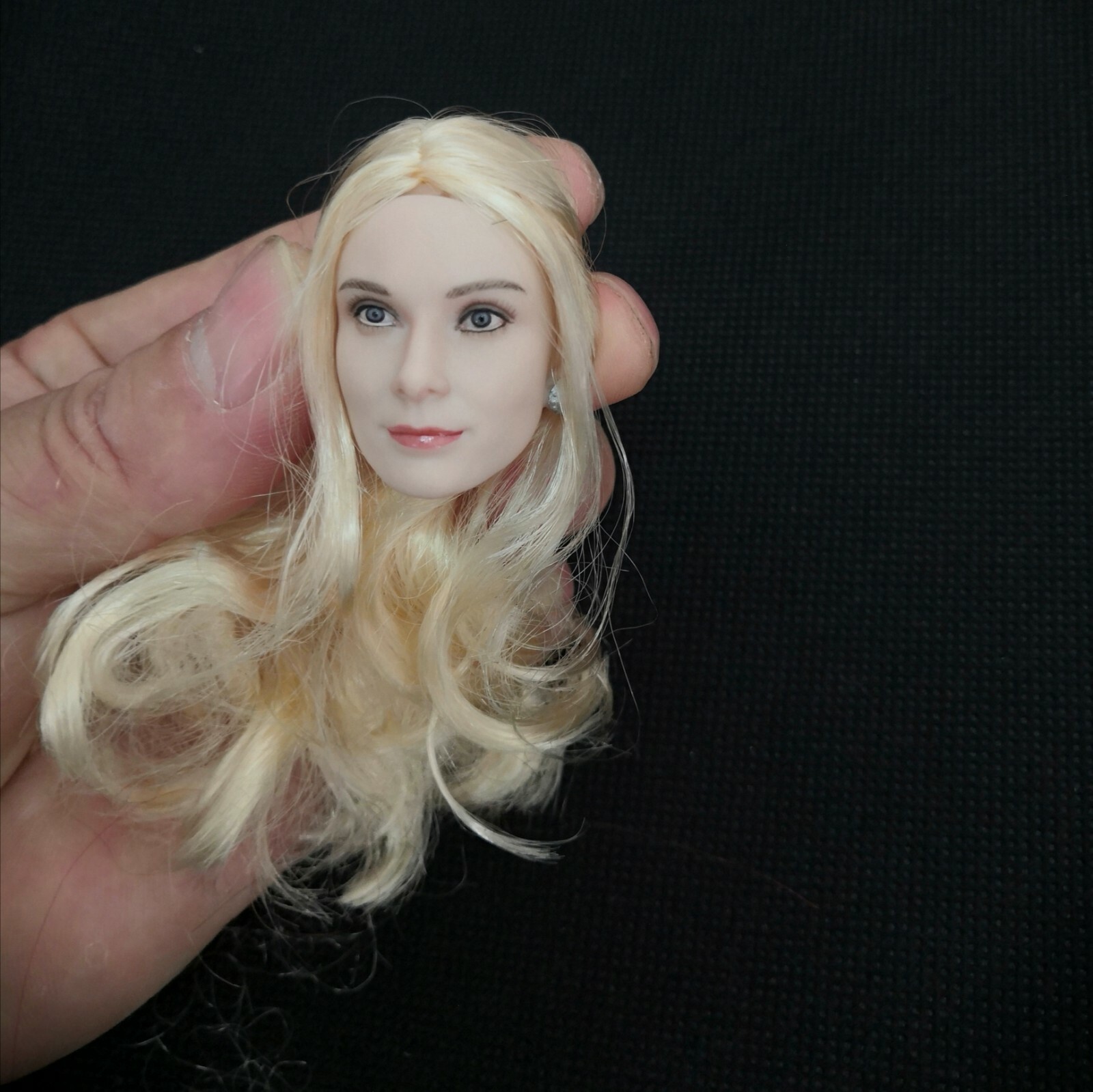 1/6 Female Head Girl Sculpt Carved Toy Model Pale Skin Curls