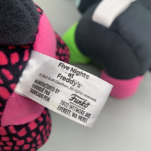 FNAF Five nights at Freddy's Security Breach Blacklight Range plush bundle - Picture 7 of 7