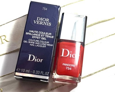 Dior Vernis Couture Colour Gel Shine And LongWear Nail Lacquer 754 10ml