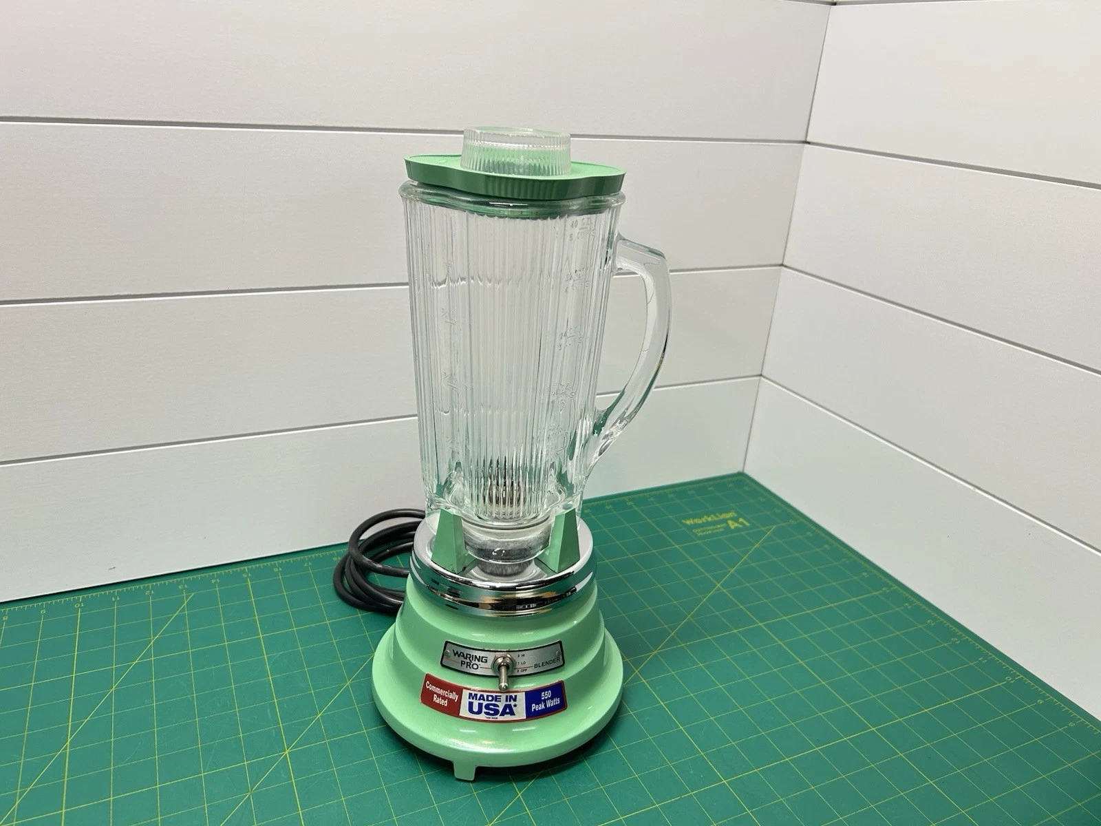Waring Pro Green Blender 2 Speed Retro Style PBB212 Model WF211211 USA Made
Opens in a new window or