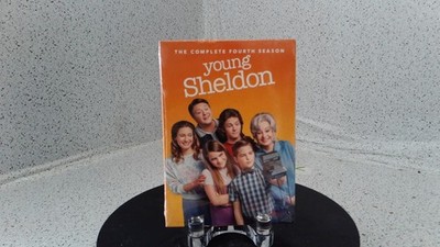Young Sheldon: The Fourth Season (DVD) Iain Armitage Zoe Perry Lance Barber NEW