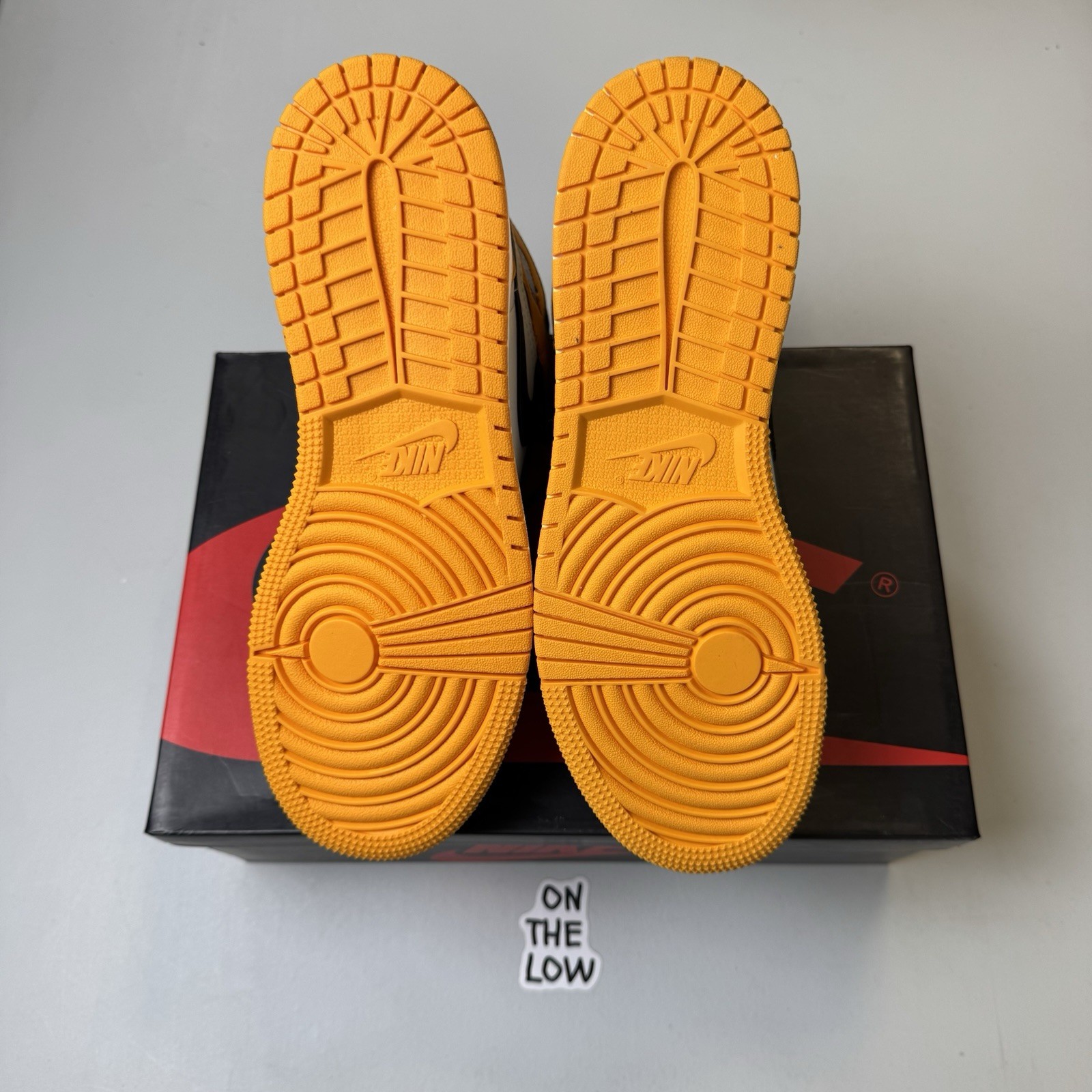 Nike Jordan 1 Retro High OG Taxi (GS) | 575441-711 | NEW | sz 6Y/7.5W thumbnail 4