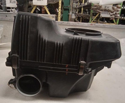 2013-2017 BMW X3 2.0L AWD OEM Air Intake Cleaner Filter Box Assembly 761693201