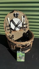 Picnic & Beyond Wicker Picnic Basket for 4 – Unused Cottagecore Picnic Set