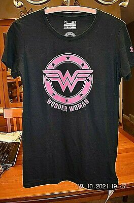 Women's size XS Wonder Woman Under Armour Heat Gear Black T-shirt, new 
