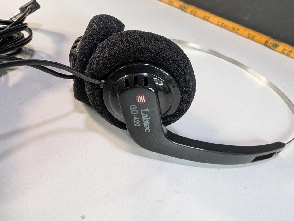 Auriculares Labtec GO 420 Espuma sobre Escuchar Estilo "walkman" Banda de Metal 3.5mm Foto 2 de 3