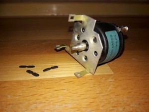 Motor Plattenspieler aus Philips 840 Steuergerät