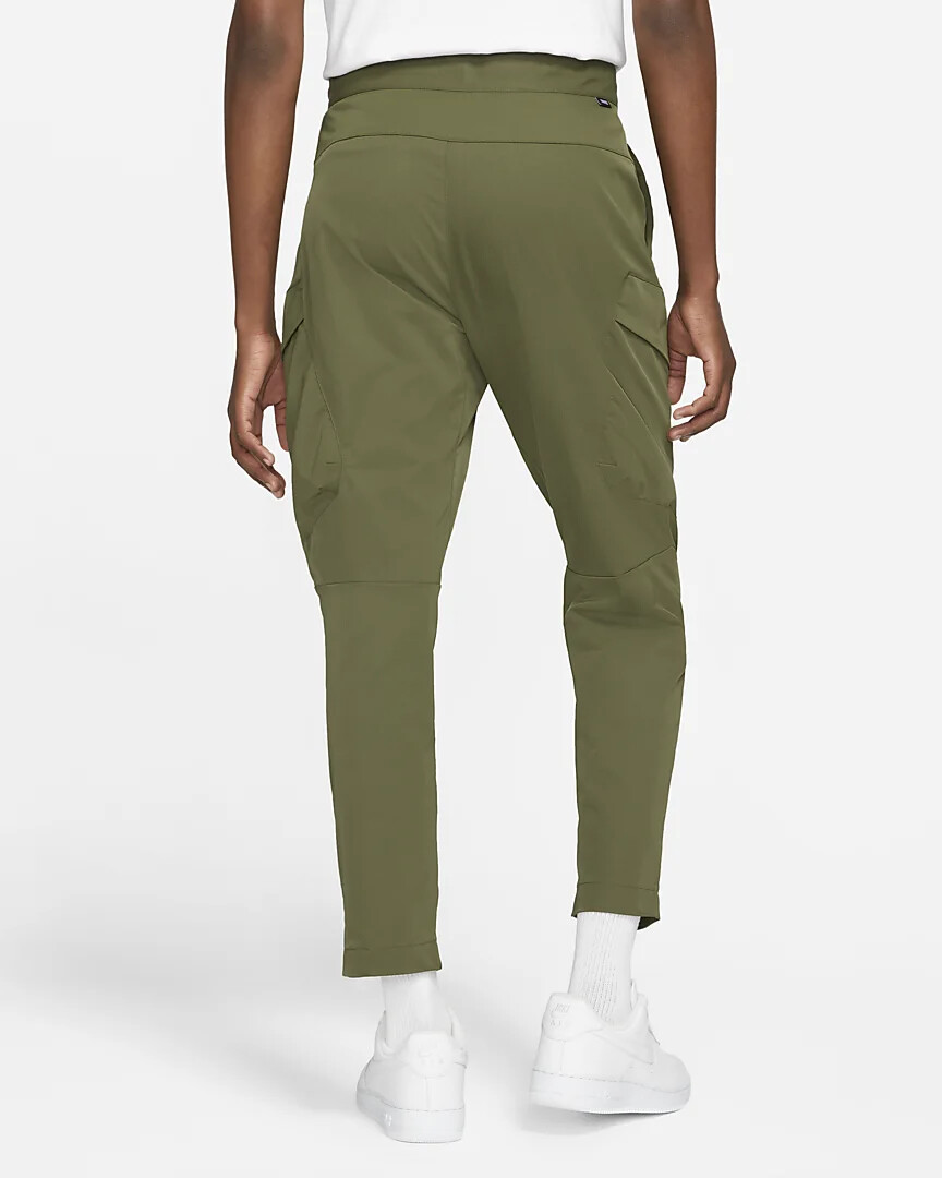 Nike Men's 34 Sportswear Tech Essentials Woven Unlined Cargo Pants