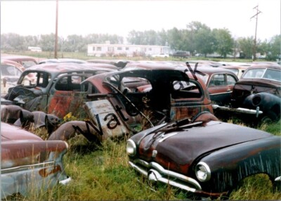 Junkyard junk rusty old vintage automobile car found photo 3.5x5'' D2-47