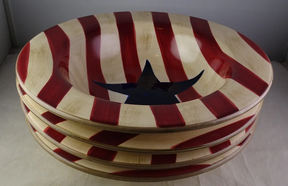 Cuatro cuencos patrióticos Laurie Gates de 9" rojo blanco azul Foto 2 de 3