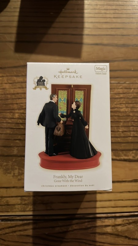 Frankly My Dear 2009 Hallmark Keepsake Ornament QXI1075 GONE WITH THE WIND