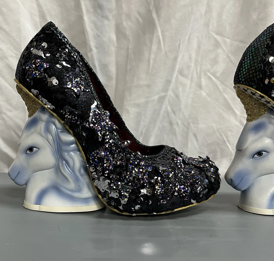 Irregular Choice Eternal Friend unicornio lentejuelas negras con motivo de estrella talla 6,5 Foto 3 de 4