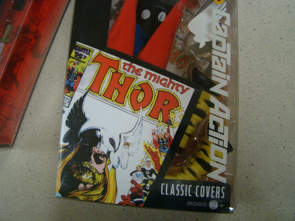 FIGURA ORIGINAL CAPITÁN ACCIÓN - Figura Thor Y TRAJES SPIDERMAN NUEVO SELLADO Foto 3 de 4